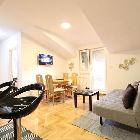 Flat 23 Apartment เบลเกรด ภายนอก รูปภาพ
