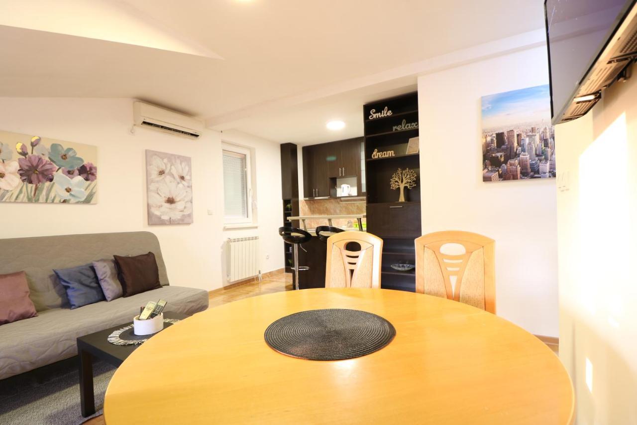 Flat 23 Apartment เบลเกรด ภายนอก รูปภาพ